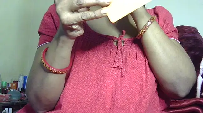 Snapshot of Suhana-sapna chatting on February 18, 11:33 am Suhana-sapna online show from February 18, 11:33 am