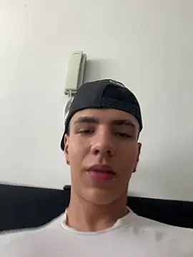 Flynn Riider online show from February 18, 8:47 pm