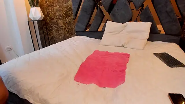 Flynn Riider online show from February 21, 11:33 am