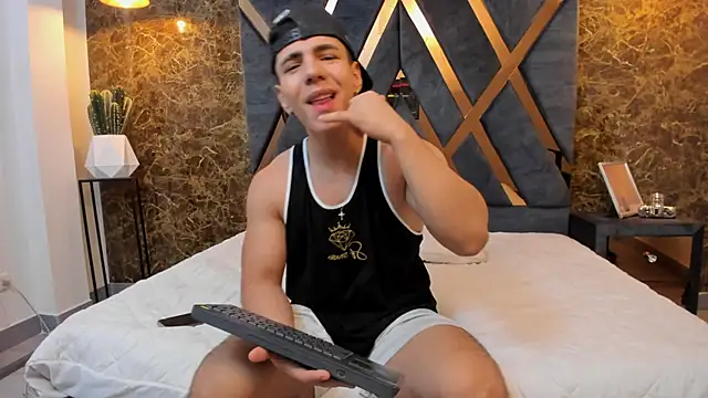 Flynn Riider online show from February 22, 11:24 am