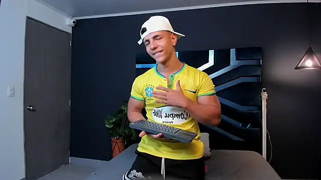 Flynn Riider online show from March 11, 2:40 pm