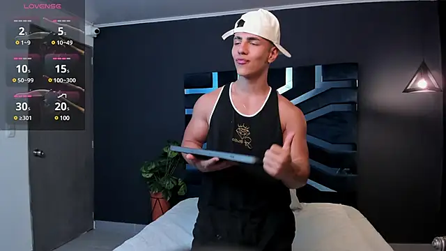 Flynn Riider online show from March 13, 2:23 pm