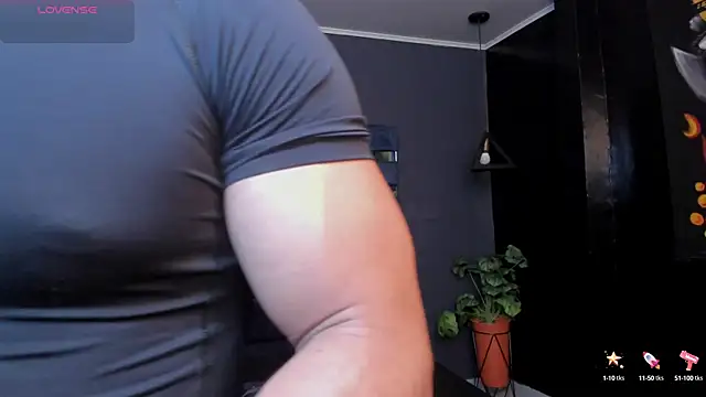 Flynn Riider online show from October 13, 5:13 pm