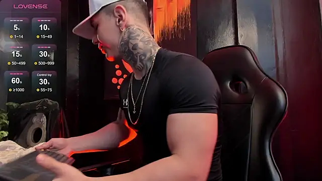 Flynn Riider online show from February 17, 5:30 pm