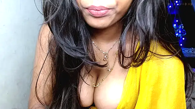 hinaa khan online show from February 8, 4:10 pm