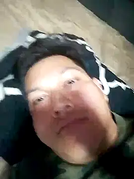 Snapshot of angeldeldiablo1592 chatting on December 5, 4:32 am angeldeldiablo1592 online show from December 5, 4:32 am