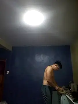 Snapshot of angeldeldiablo1592 chatting on February 11, 4:12 pm angeldeldiablo1592 online show from February 11, 4:12 pm