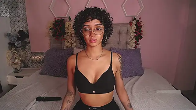 slutty venus online show from January 3, 11:12 pm