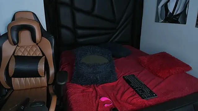 slutty venus online show from January 25, 12:48 am