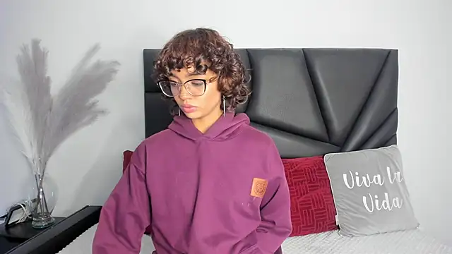 slutty venus online show from September 24, 7:39 pm