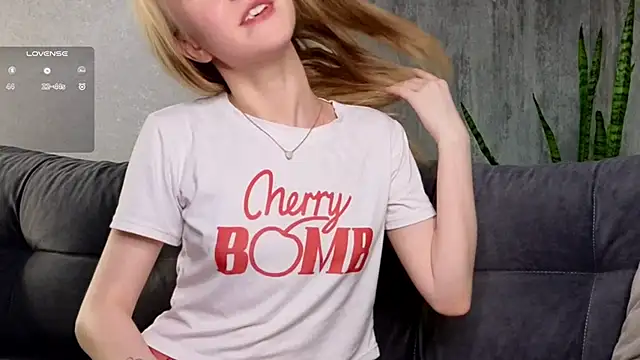 Snapshot of WiloneEsse chatting on January 26, 1:31 am WiloneEsse online show from January 26, 1:31 am