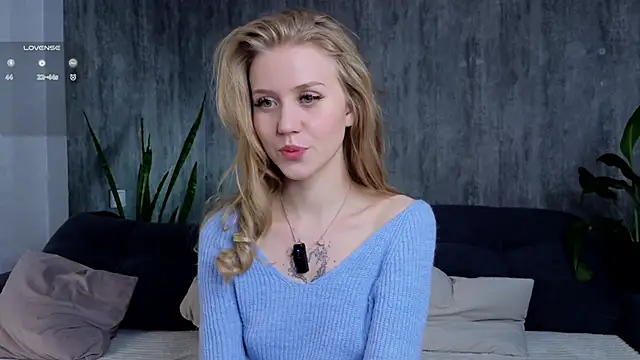 Snapshot of WiloneEsse chatting on February 11, 1:10 am WiloneEsse online show from February 11, 1:10 am