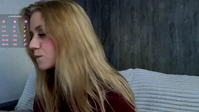 Snapshot of WiloneEsse chatting on February 12, 4:12 am WiloneEsse online show from February 12, 4:12 am