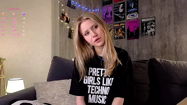 Snapshot of WiloneEsse chatting on March 7, 1:20 am WiloneEsse online show from March 7, 1:20 am