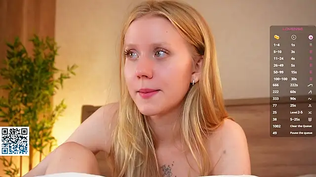 Snapshot of WiloneEsse chatting on October 5, 3:32 pm WiloneEsse online show from October 5, 3:32 pm