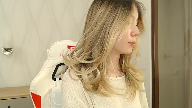 Babby Rabbit online show from October 15, 4:51 pm