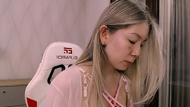 Snapshot of Babby_Rabbit chatting on December 19, 2:35 pm Babby Rabbit online show from December 19, 2:35 pm