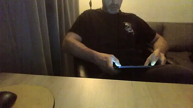 Snapshot of Avamereandmikel chatting on December 16, 9:41 pm Avamereandmikel online show from December 16, 9:41 pm