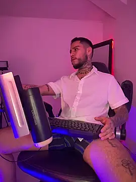 Junihn0 online show from December 16, 8:19 am