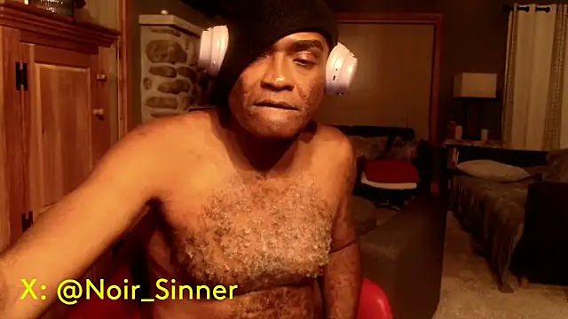 Snapshot of sinnernoir chatting on October 25, 9:39 am sinnernoir online show from October 25, 9:39 am