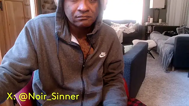 Snapshot of sinnernoir chatting on October 28, 4:09 pm sinnernoir online show from October 28, 4:09 pm