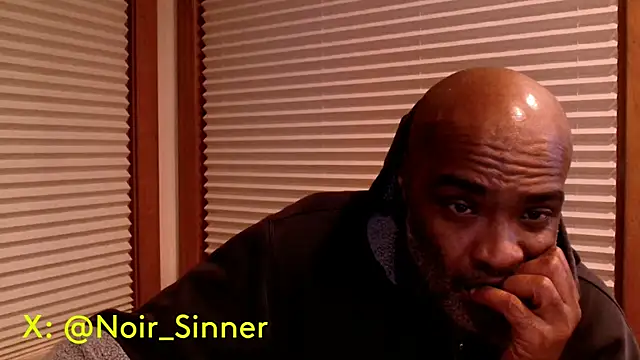 Snapshot of sinnernoir chatting on November 8, 5:51 am sinnernoir online show from November 8, 5:51 am