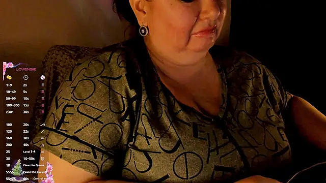 Snapshot of SexxyDreams1 chatting on December 24, 10:44 am SexxyDreams1 online show from December 24, 10:44 am