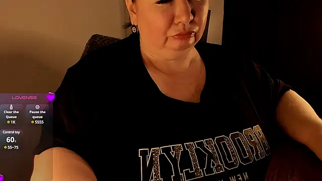 Snapshot of SexxyDreams1 chatting on February 18, 3:53 am SexxyDreams1 online show from February 18, 3:53 am