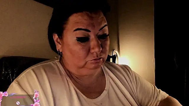 Snapshot of SexxyDreams1 chatting on September 24, 11:19 pm SexxyDreams1 online show from September 24, 11:19 pm