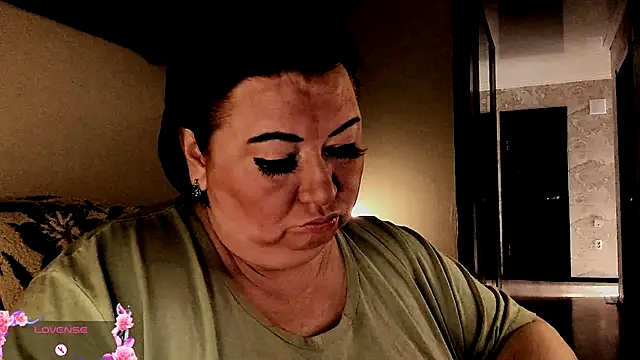 Snapshot of SexxyDreams1 chatting on October 9, 5:16 am SexxyDreams1 online show from October 9, 5:16 am