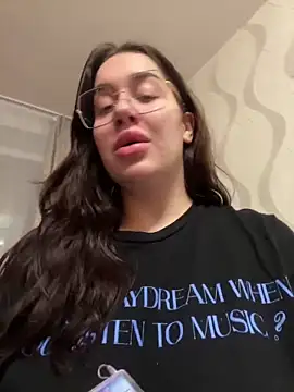 Snapshot of VikiDemi chatting on December 27, 3:59 pm VikiDemi online show from December 27, 3:59 pm