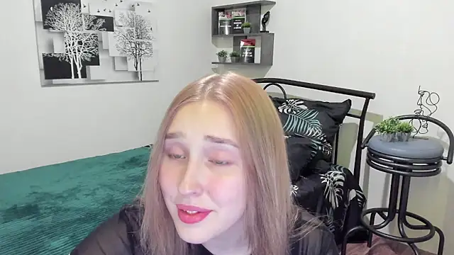 LinaTruly online show from January 17, 9:17 pm