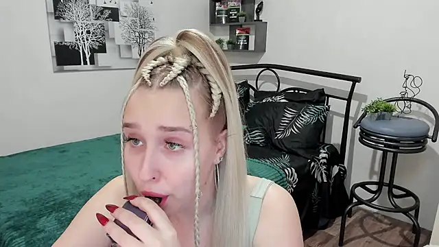 LinaTruly online show from February 26, 8:54 pm