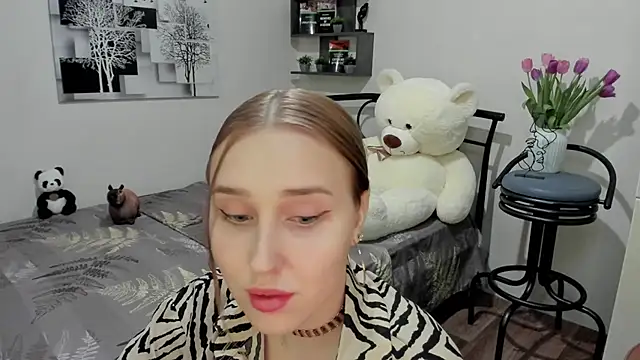 LinaTruly online show from March 9, 12:21 am