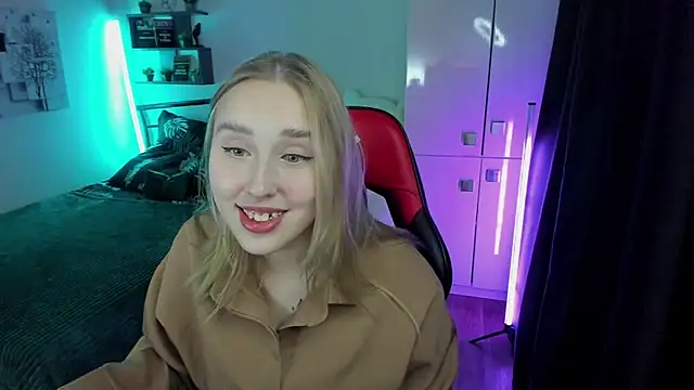 LinaTruly online show from October 10, 9:14 pm