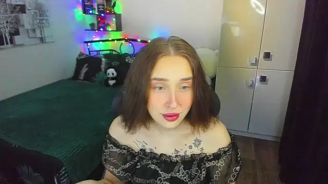 LinaTruly online show from February 28, 10:11 pm