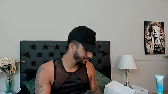 Snapshot of Robin_Rief chatting on September 22, 3:19 am Robin Rief online show from September 22, 3:19 am