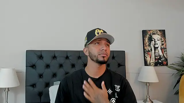 Robin Rief online show from September 29, 3:22 am