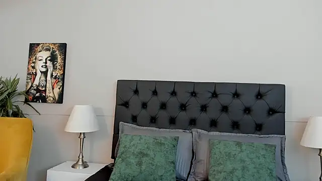 Snapshot of Robin_Rief chatting on October 18, 3:42 am Robin Rief online show from October 18, 3:42 am