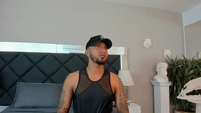 Robin Rief online show from November 18, 3:34 am