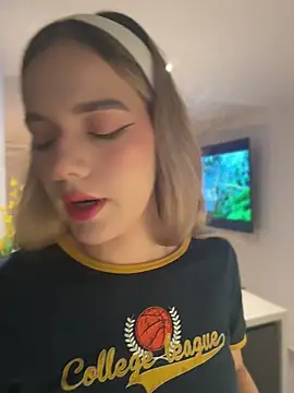 NicoleCut online show from April 9, 9:58 am