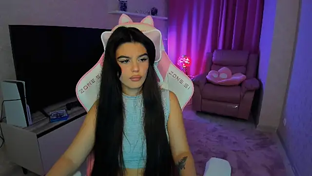 AlluringAriel online show from September 20, 7:15 pm