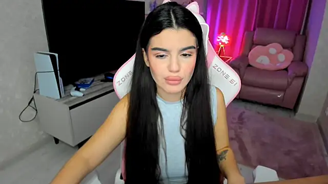 AlluringAriel online show from October 12, 7:35 pm