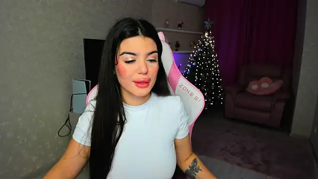 AlluringAriel online show from December 16, 7:30 pm