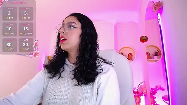 Snapshot of Aurora_Brownn chatting on March 3, 4:03 am Aurora Brownn online show from March 3, 4:03 am