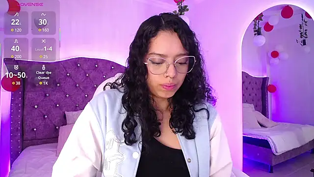 Snapshot of Aurora_Brownn chatting on March 17, 2:08 am Aurora Brownn online show from March 17, 2:08 am