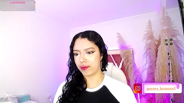Snapshot of Aurora_Brownn chatting on September 14, 4:11 am Aurora Brownn online show from September 14, 4:11 am