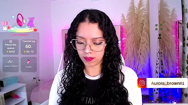 Snapshot of Aurora_Brownn chatting on October 21, 4:24 am Aurora Brownn online show from October 21, 4:24 am