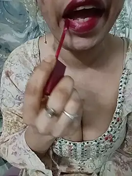 Snapshot of Haniya-143 chatting on July 5, 11:12 pm Haniya-143 online show from July 5, 11:12 pm