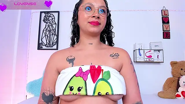 Mari Sweett online show from February 21, 1:00 am